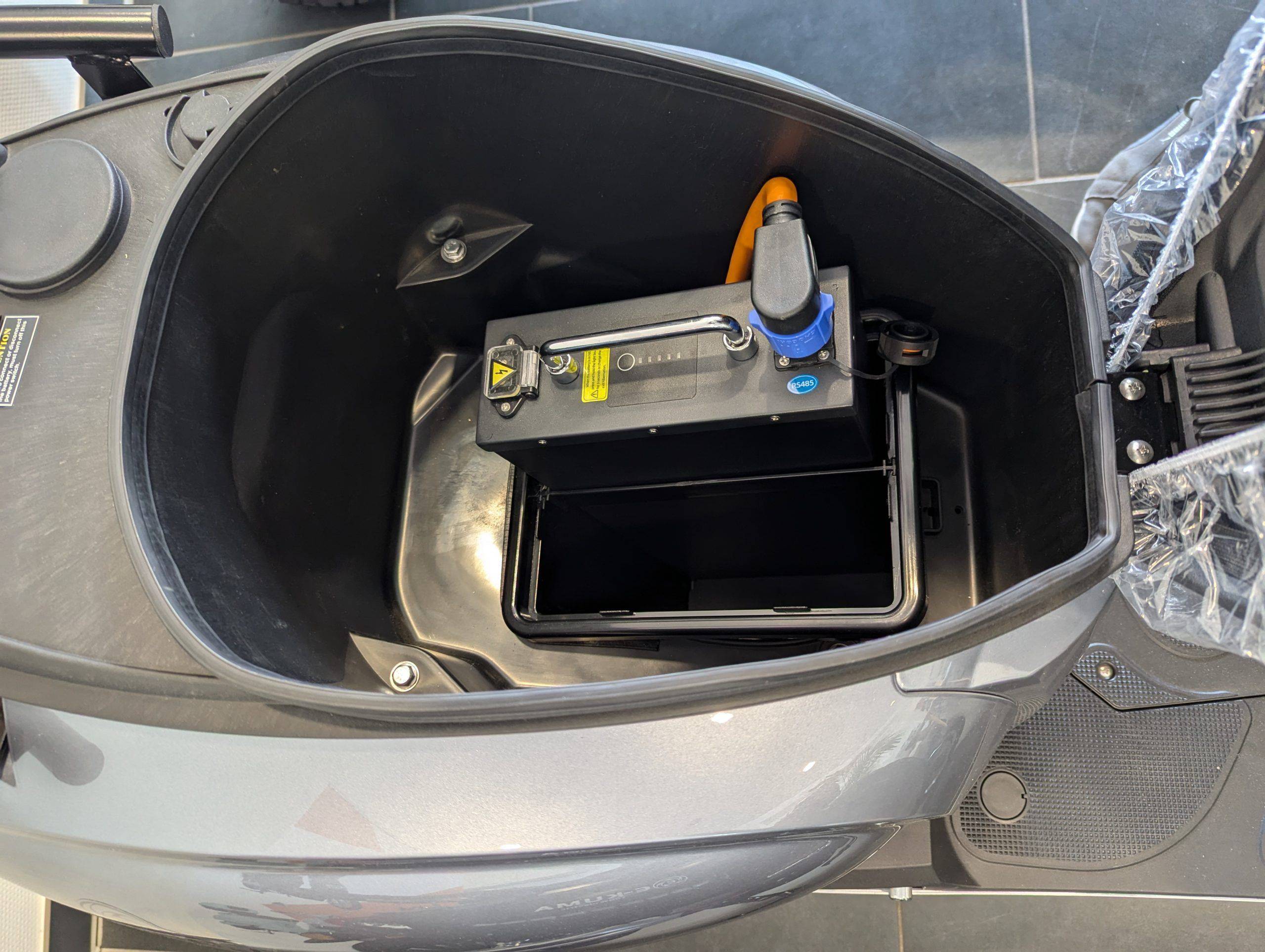 E-Kuma Sun 2xAkku Li-Io 45kmh/3000W/2x23,4Ah/120km BL E-Roller