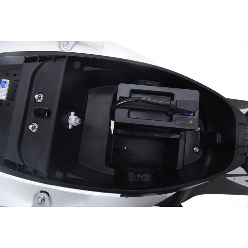 Futura Angry Hawk Li-Io 80kmh/3000W/20Ah/100km GR|SW E-Roller