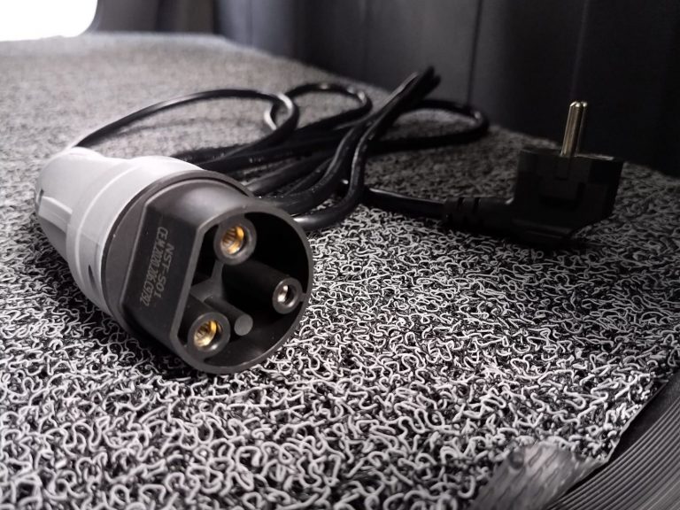 Nelio R4 Twin V3A A/C LiPo 45kmh/4000W/100Ah WS E-Kabinenroller