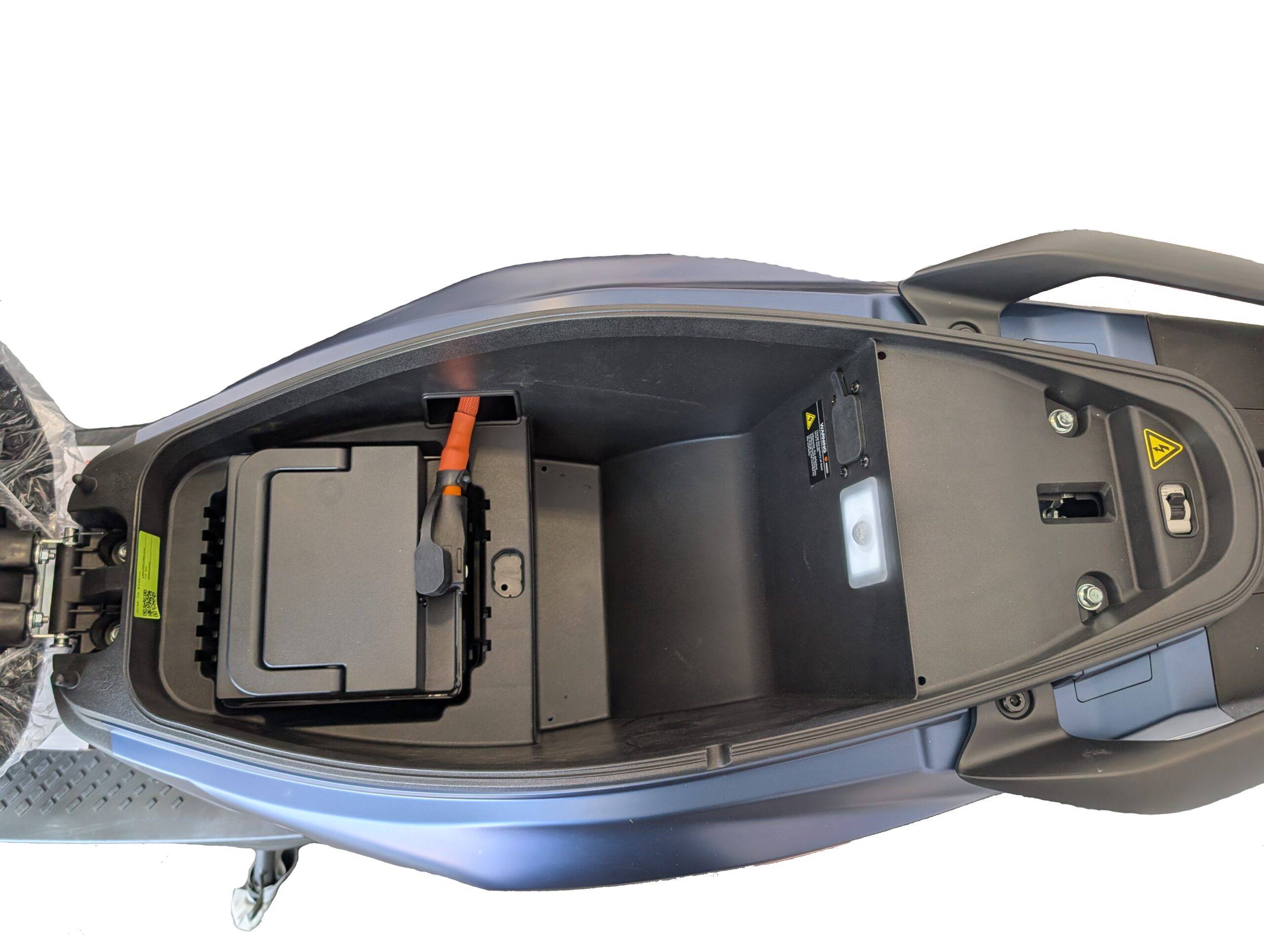 Yadea Velax LFP 45kmh/2000W/72V/30Ah/150kg/80km GR E-Roller